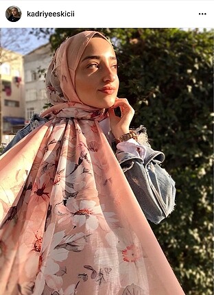 Çiçek Desenli Şal