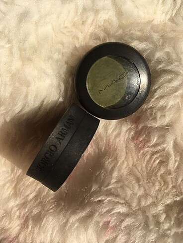 Mac far ve armani consealer