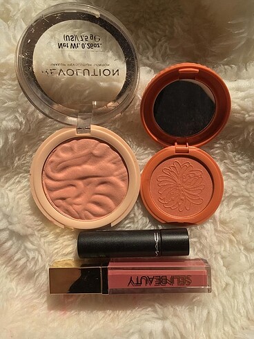 Revolution allık Pastel bronzer Selin beauty ruj Mac ruj