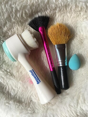 Bepanthol yüz temizleme fırçası Real tecniques highlighter fırça
