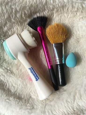 Real Techniques Bepanthol yüz temizleme fırçası Real tecniques highlighter fırça
