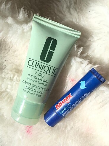Clinique Clinique scrub cream ve blistex clinique hiç kullanılmadı
