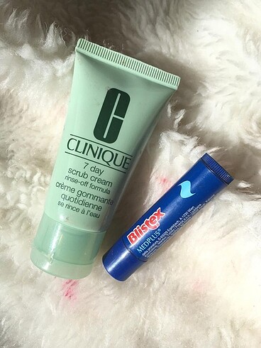  Beden Renk Clinique scrub cream ve blistex clinique hiç kullanılmadı