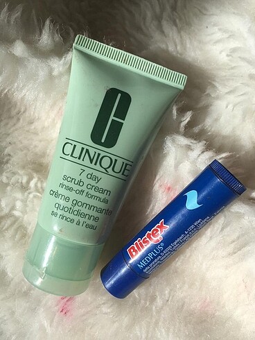  Beden Clinique scrub cream ve blistex clinique hiç kullanılmadı