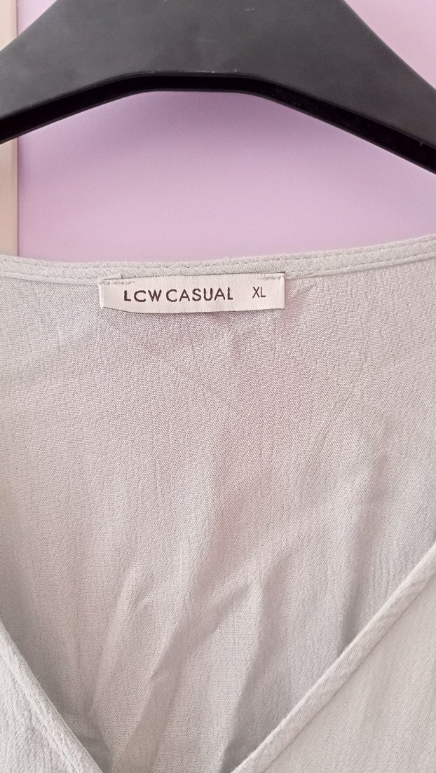 Drapeli V Yakalı Gri Kadın Bluz - Görsel 4