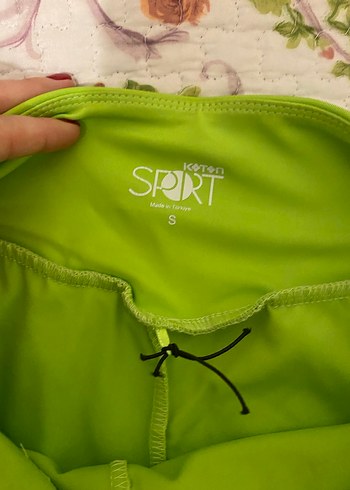 Parlak Yeşil Hamile Midi Spor Şortu - Görsel 3