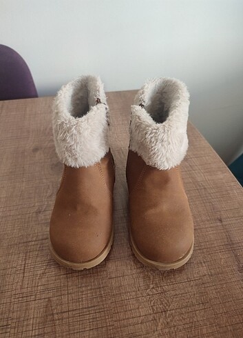 LC Waikiki Kız Çocuk Bot