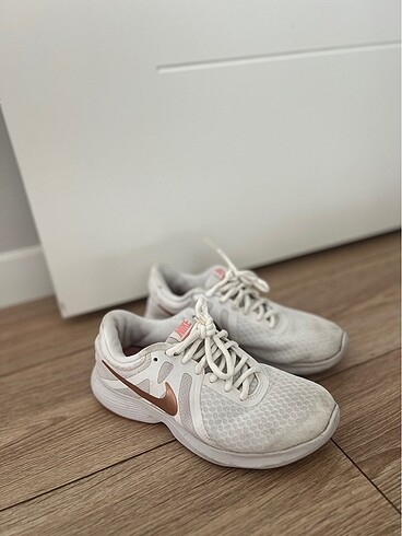 Nike spor ayakkabı kadın beyaz