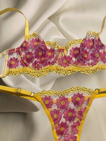 Pembe çiçekli fantezi bralet takım