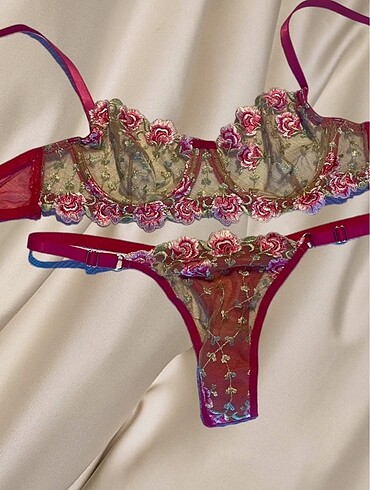 Çiçekli tül bralet takım