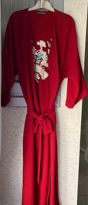 Kırmızı uzun kimone