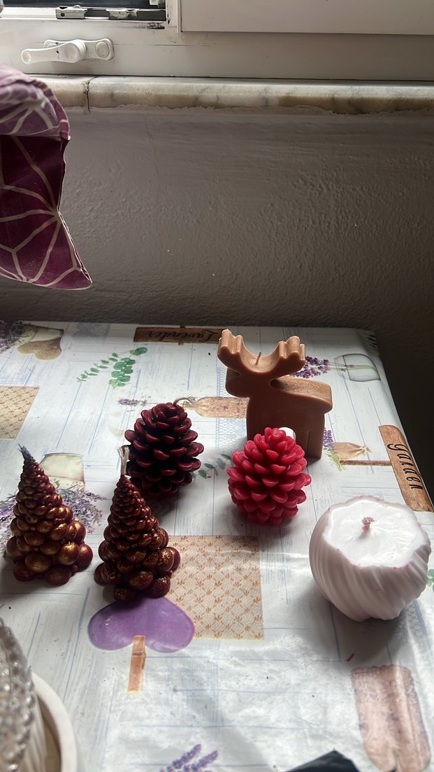 Bordo Kozalak ve Koni Şeklinde Mumlar - Görsel 2