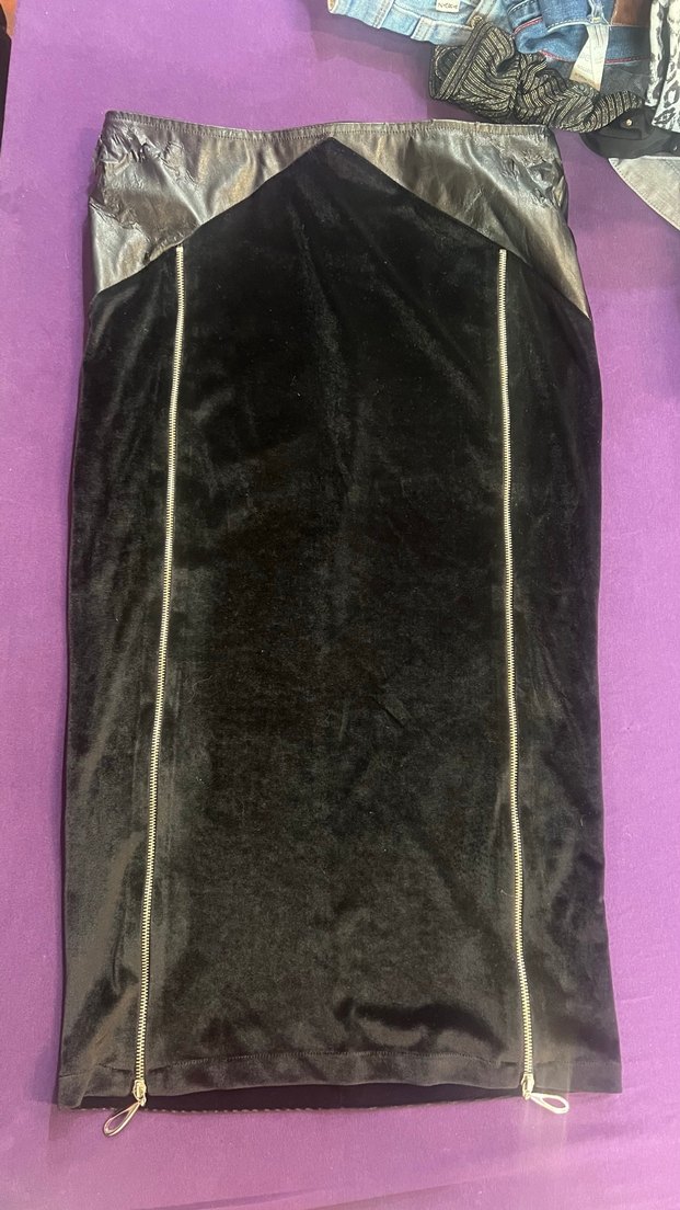 Bebe plus iki yandan yırtmaçlı kadife uzun etek - Görsel 3