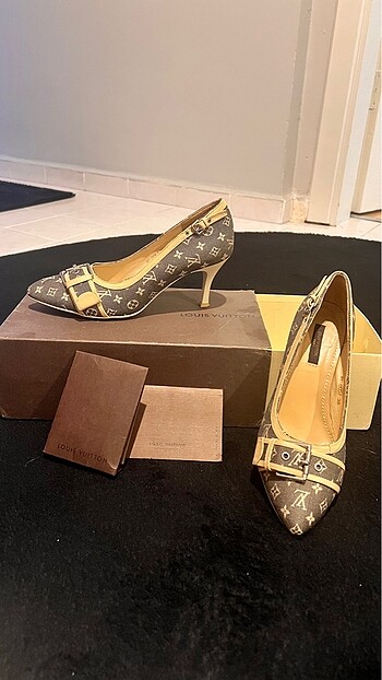 Louis Vuitton Topuklu ayakkabı