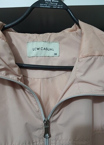 LC Waikiki Pudra yağmurluk
