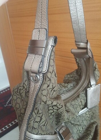 Beden Calvin klein onun cantasi