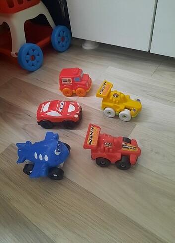  oyuncak arabalar 5 adet