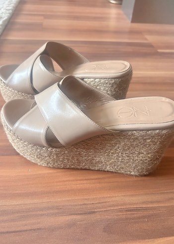 Bej Kadın Dolgu Topuklu Terlik - Görsel 9