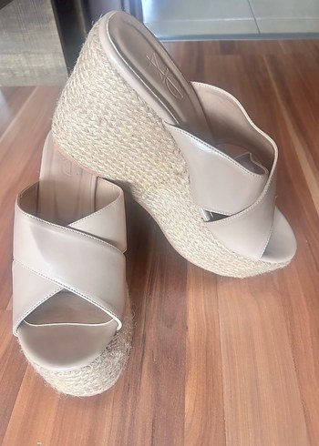 Bej Kadın Dolgu Topuklu Terlik - Görsel 4