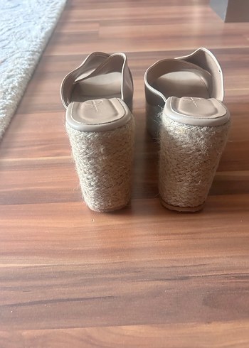 Bej Kadın Dolgu Topuklu Terlik - Görsel 8