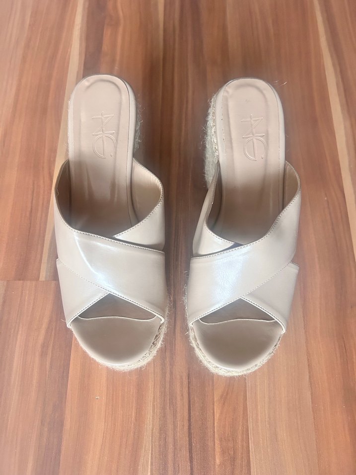 Bej Kadın Dolgu Topuklu Terlik - Görsel 3