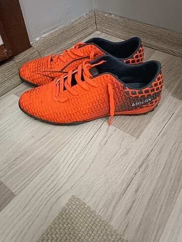 42 Beden Halı saha ayakkabısı