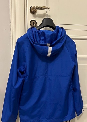 Mavi Kapüşonlu Nike Yağmurluk - Görsel 3