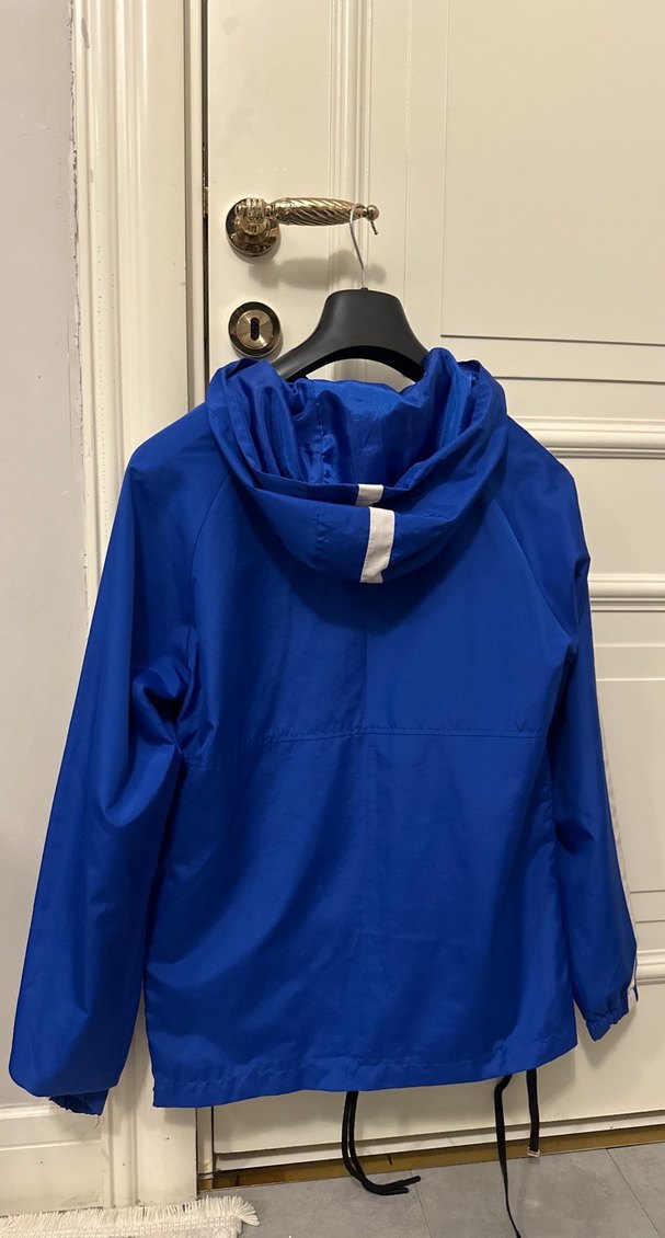 Mavi Kapüşonlu Nike Yağmurluk - Görsel 3