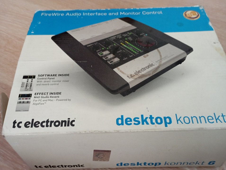 Siyah Masaüstü Monitör Kontrol Cihazı - Görsel 4