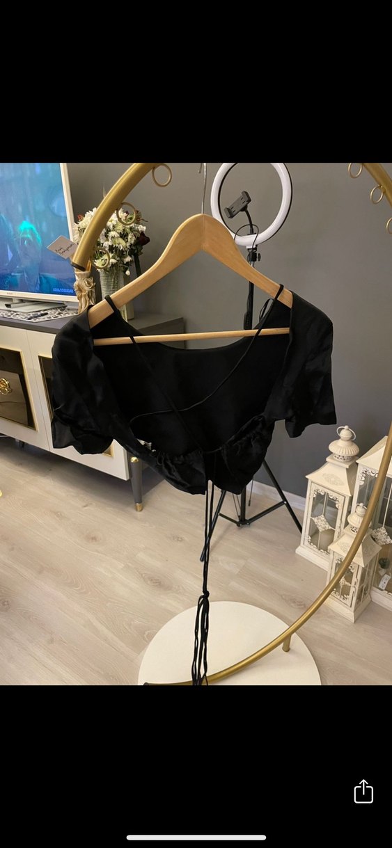 Siyah Kısa saten Bluz - Görsel 2