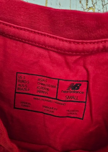 s Beden Kırmızı Erkek New Balance Kısa Kollu Tişört