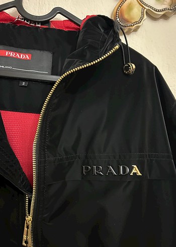 Prada Prada Siyah Fermuarlı Erkek Mont