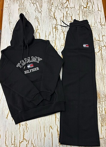 Tommy eşofman takımı