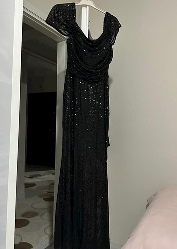 Siyah Uzun V Yaka Drapeli Gece Elbisesi - Görsel 2