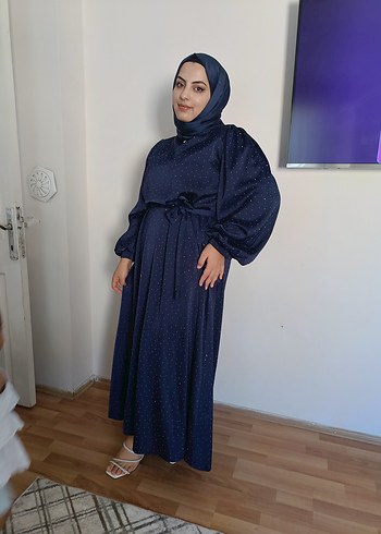 46 Beden lacivert saten taşlı elbise