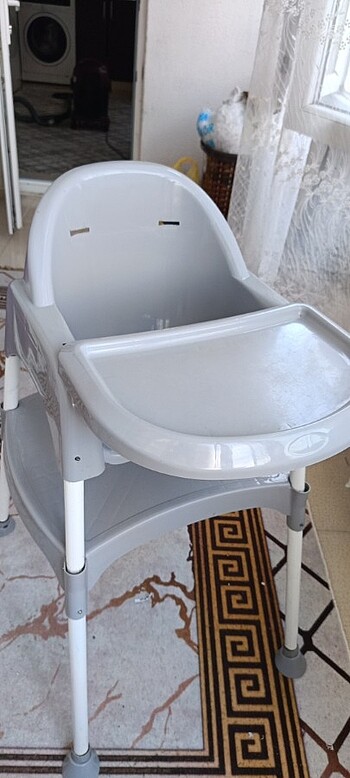 Mama sandalyesi güzel kullanıldı emniyet kemeri yok sadece genis