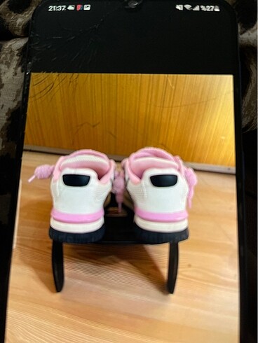 37 Beden beyaz Renk Bershka 37 hello kitty