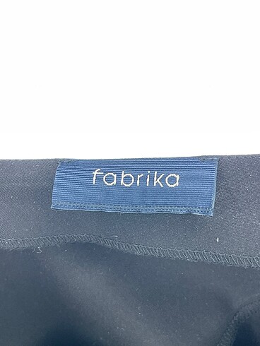 36 Beden siyah Renk Fabrika Kısa Elbise %70 İndirimli.