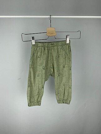 H&M Pantolon %70 İndirimli.