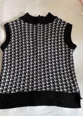 Siyah Beyaz Kazayağı Desenli V Yaka Süveter - Görsel 3