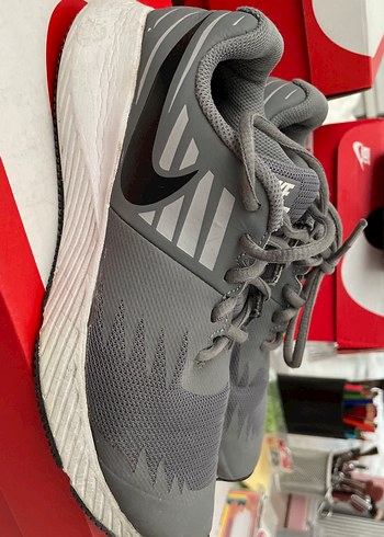 Nike Gri Bağcıklı Nike Kadın Spor Ayakkabı
