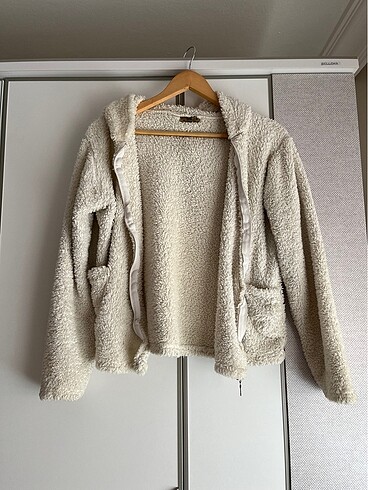 Kapüşonlu Peluş Mont