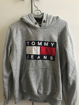 Tommy jean swearshirt