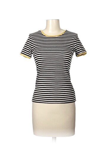 Diğer T-shirt %70 İndirimli.