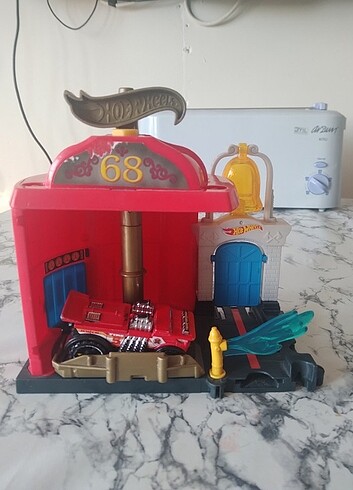 Hot wheels itfaiye istasyonu 