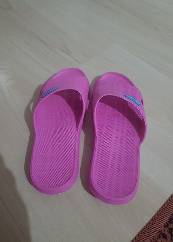Gezer Pembe Gezer Kadın Terlik