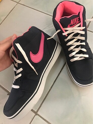 Nike spor ayakkabı hiç giyilmedi