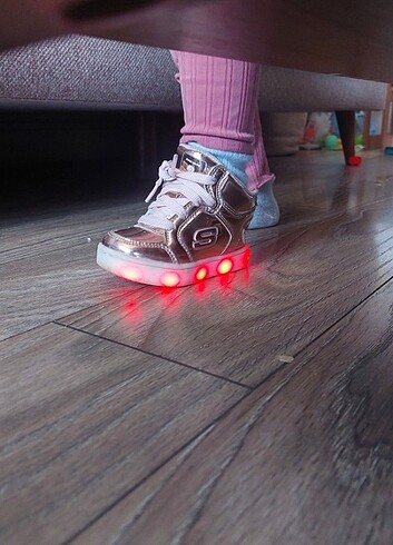 Skechers 21 numara bot