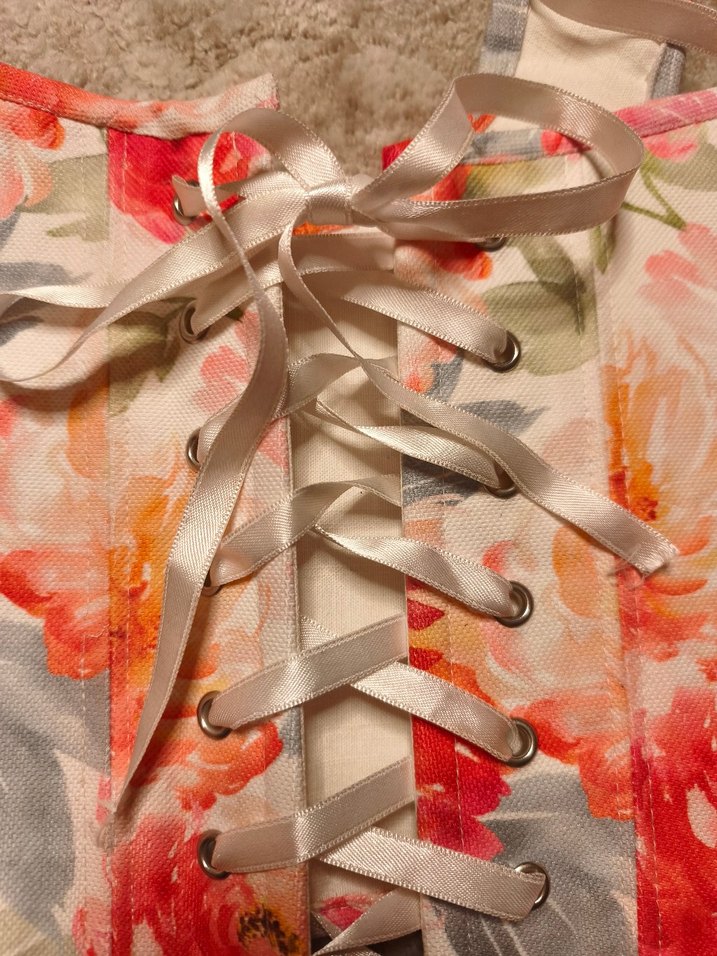 Çiçek Desenli önden Bağcıklı korse - Görsel 3