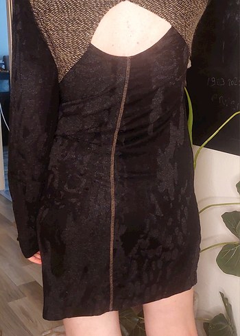 V Yaka Drapeli Siyah Gotik Mini Elbise - Görsel 6